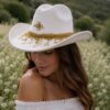 mujer con sombrero gitano blanco monedas castelia mujer con sombrero gitano blanco monedas castelia